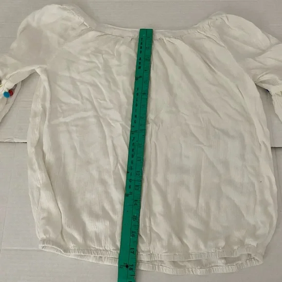 White off the shoulder Pom Pom sleeve boho Top - Picture 3 of 5